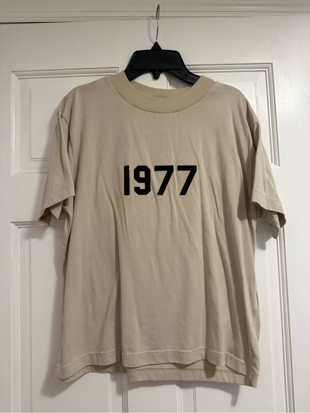 Essentials Beige Short Sleeve Tee with Black '1977' Graphic